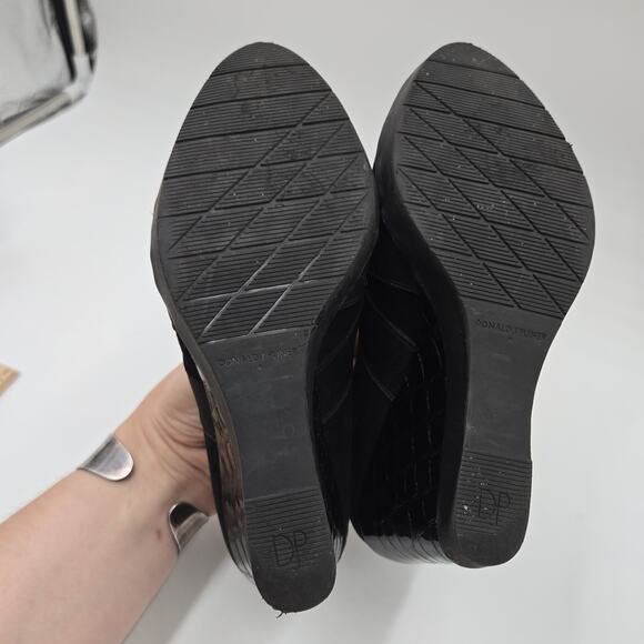 Donald Pliner CARLA Black Suede and Patent Leather Wedge Heel Pumps Size 8 M - Picture 6 of 8